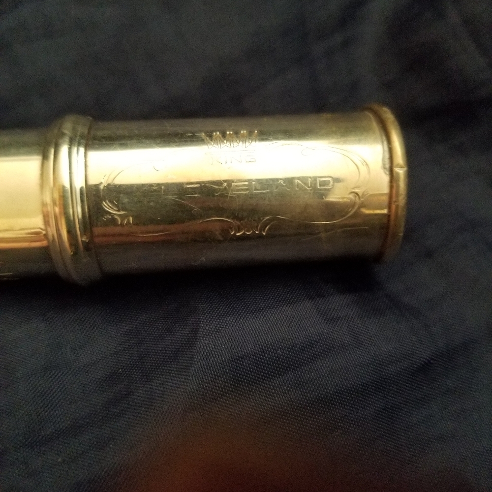 Flute - Picture 2 of 7